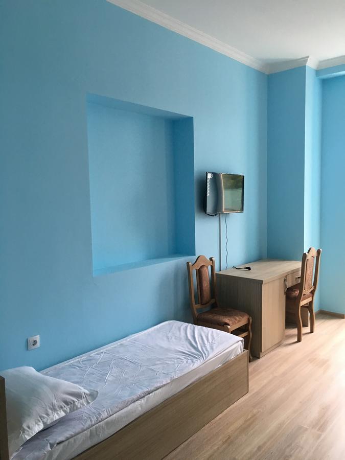 Kmg Hotel Khashuri Kültér fotó