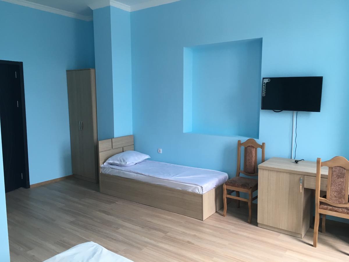 Kmg Hotel Khashuri Kültér fotó