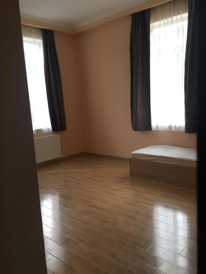 Kmg Hotel Khashuri Kültér fotó