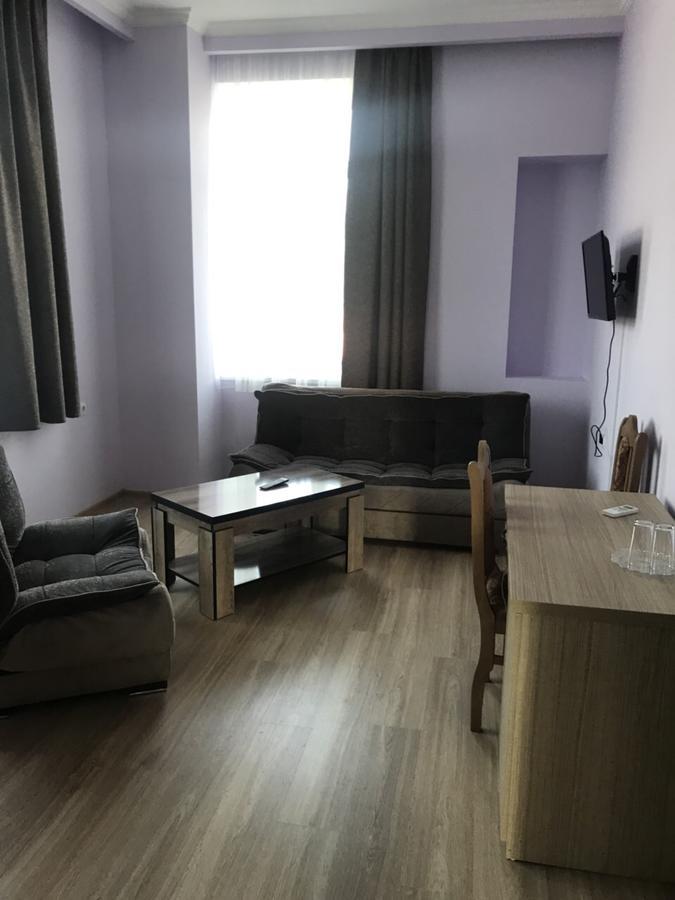 Kmg Hotel Khashuri Kültér fotó