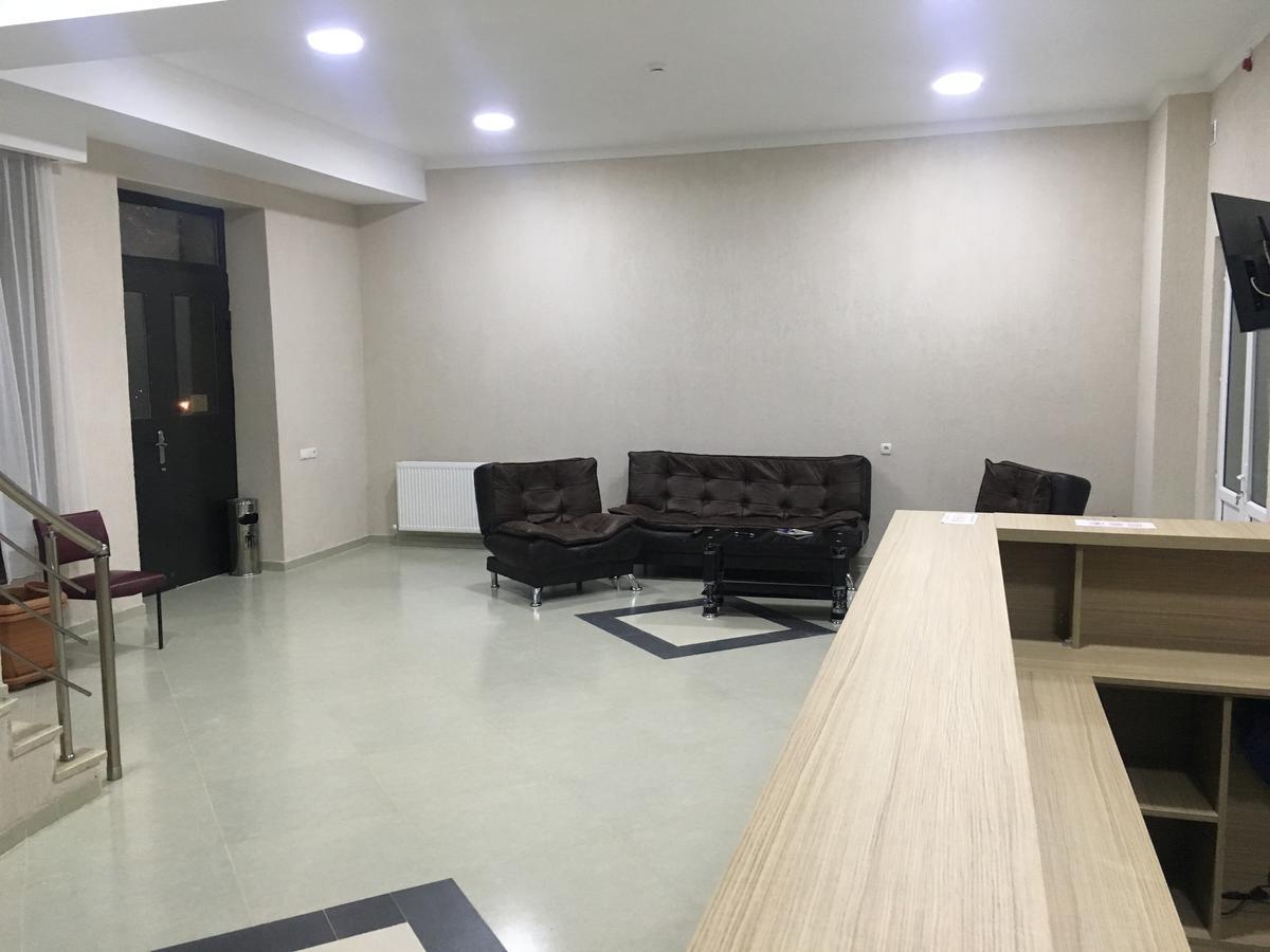 Kmg Hotel Khashuri Kültér fotó